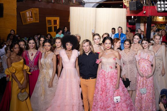Ophély Mézino, Christophe Guillarmé et ses mannequins - Défilé de mode Christophe Guillarmé prêt à porter Printemps/Été 2024 au Balajo à Paris le 27 septembre 2023. © Jeremy Melloul / Bestimage