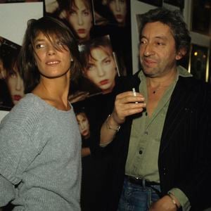 Archives - En France, à Paris, Jane Birkin et Serge Gainsbourg dans les locaux de Virgin. Le 14 octobre 1983
© Jean Lenoir via Bestimage