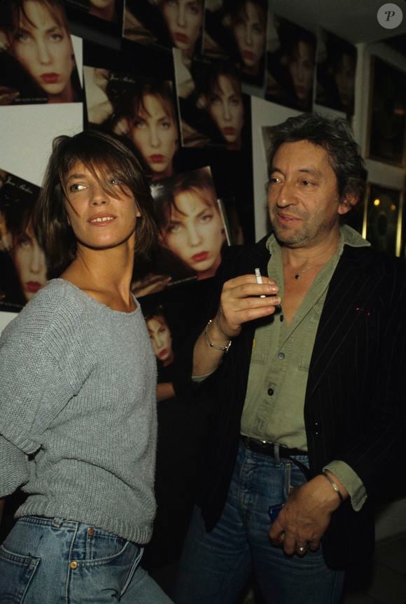 Archives - En France, à Paris, Jane Birkin et Serge Gainsbourg dans les locaux de Virgin. Le 14 octobre 1983
© Jean Lenoir via Bestimage