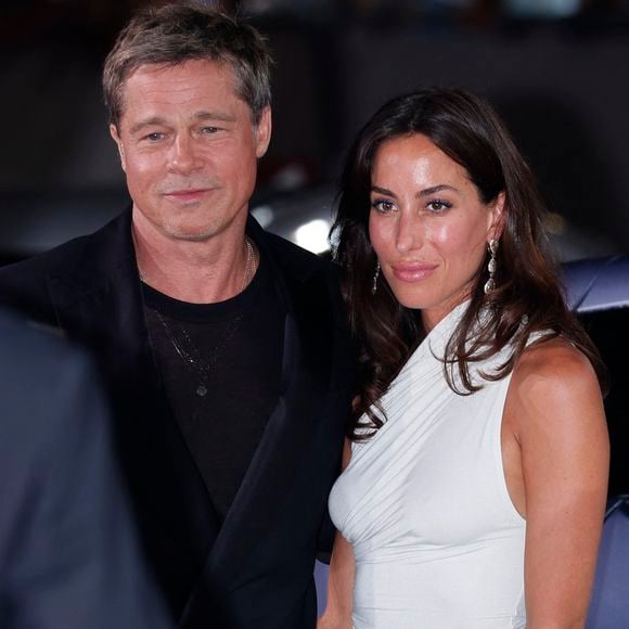 Les deux amoureux ont été photographiés côte à côte dans les tribunes du court Philippe-Chatrier, affichant une grande complicité. 

Brad Pitt et sa compagne Ines de Ramon à la projection de "Wolfs" lors du 81ème festival international du film de Venise, la Mostra le 1er septembre 2024. Action Press / Bestimage