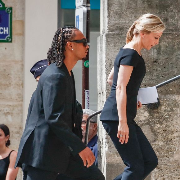 Audrey Crespo-Mara et ses fils Sekou et Lamine - Arrivées aux obsèques de Thierry Ardisson en l’église Saint-Roch de Paris, France, le 17 juillet 2025. © Clovis-Jacovides/Bestimage