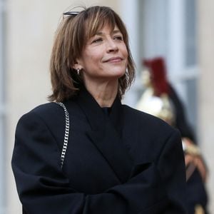 Sophie Marceau va bientôt relever un nouveau défi ! 

L'actrice Sophie Marceau - Arrivée des invités au dîner d'Etat en l'honneur du président chinois Xi Jinping et de sa femme la Première Dame Peng Liyuan au palais présidentiel de l'Elysée à Paris, France. © Stéphane Lemouton / Bestimage