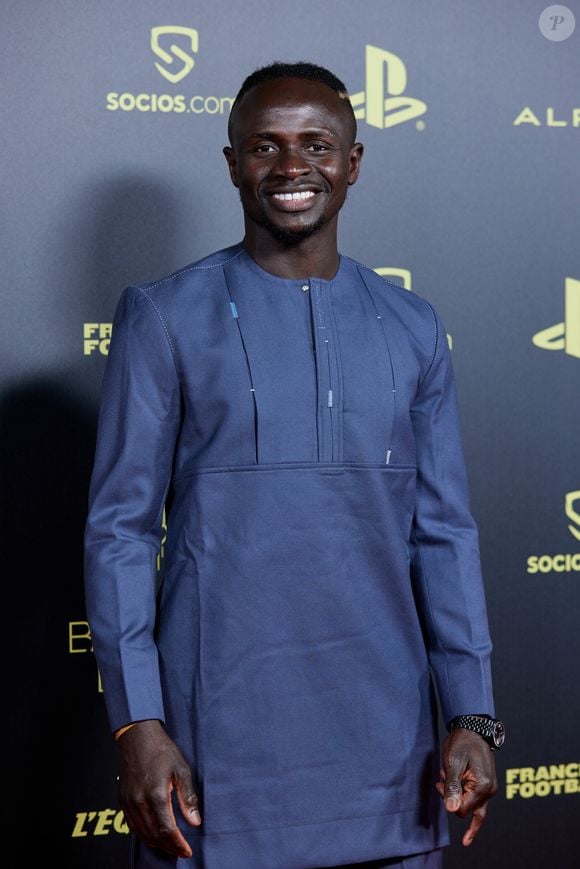 Son associé Sébastien Pillard a rassuré le public en affirmant que le projet est toujours d'actualité.

Sadio Mané - Photocall de la 66ème cérémonie du Ballon d'Or au Théâtre du Chatelet à Paris le 17 octobre 2022. © Cyril Moreau/Bestimage