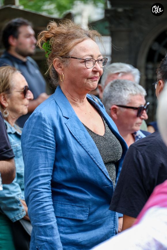 Catherine Frot aux obsèques de Dominique Frot au cimetière du Père Lachaise à Paris, France, le 21 août 2026. © enis Guignebourg/Bestimage