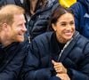 Meghan Markle et le prince Harry semblent s'aimer comme au premier jour !
Le prince Harry, duc de Sussex et Meghan Markle, duchesse de Sussex, assistent à un match de basketball en fauteuil lors des "Invictus Games Vancouver Whistler" à Vancouver (Backgrid USA / Bestimage).