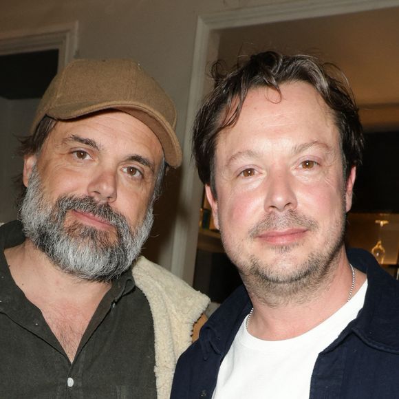 Exclusif - Romain Sardou et Davy Sardou lors de la générale de la pièce "Amis pour la vie" au théâtre de l'Oeuvre à Paris le 24 avril 2025. La représentation est suivie d'un cocktail.

© Coadic Guirec / Bestimage