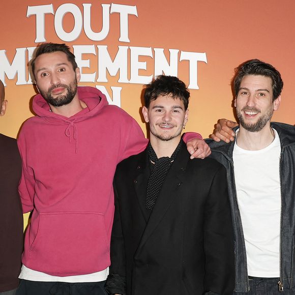 Eric Judor, Boris, Adrien Gabeulet, Mathieu Vieillard et Ramzy Bedia - Photocall de l'avant-première de la série "Tout Simplement Fan" sur Prime Vidéo à La Scala à Paris le 17 février 2026. © Coadic Guirec/bestimage