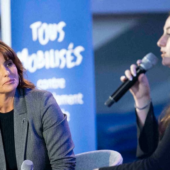 Faustine Bollaert lors d'un événement de sensibilisation au harcèlement scolaire dans un lycée de Paris, le 7 novembre 2023, à deux jours d'une journée nationale contre le harcèlement scolaire. Photo par Eliot Blondet/Abacapress.com