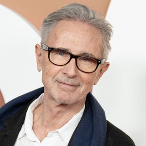 Don Juan un peu maladroit et adepte des jeans ultra-slims dans "Les Bronzés", Thierry Lhermitte est en réalité un homme très sérieux dans sa vie privée puisqu'il est amoureux de la même femme depuis 50 ans.

Thierry Lhermitte arrive à la 50e cérémonie des César du cinéma à l'Olympia  à Paris, France. Photo by David NIVIERE/ABACAPRESS.COM