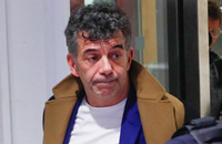 Stéphane Plaza accorde une interview à Jordan De Luxe pour sa nouvelle émission Youtube.