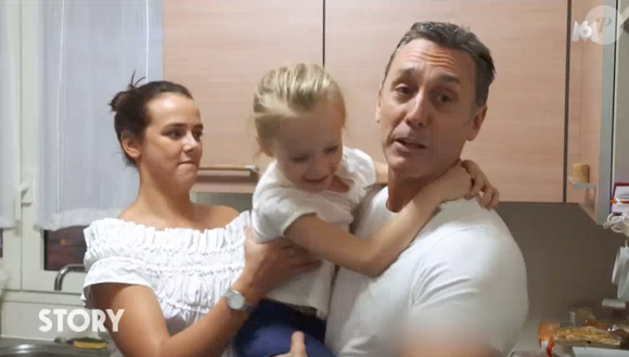 Daniel Ducruet avec ses filles Pauline Ducruet et Linoué Ducruet, chez lui au Cap d'Ail, dans le magazine Story : des vies hors normes diffusé sur M6 le 21 juillet 2019.