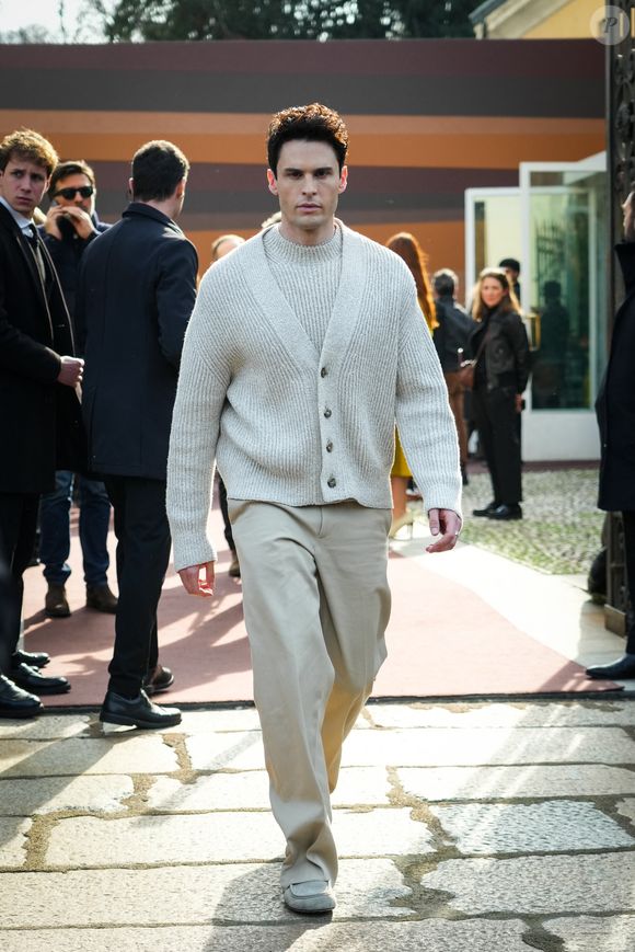 Baptiste Giabiconi au Tod’s fashion show pendant la Fashion Week de Milan le 28 février 2025© Lucia Sabatelli/Bestimage