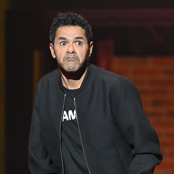 N'ayant rien loupé de la scène, le papa de Léon et Lila s'est empressé de l'immortaliser sur ses réseaux sociaux... Et la vidéo est rapidement devenue virale ! 

Jamel Debbouze présente les humoristes du Jamel Comedy Club sur la scène du palais Nikaia à Nice, le 27 février 2025. Se sont succédés Antek, Doully, I.Djadel, J.Santini, Nordine Ganso, R.Harjane et Kino en première partie. © Bruno Bebert / Bestimage