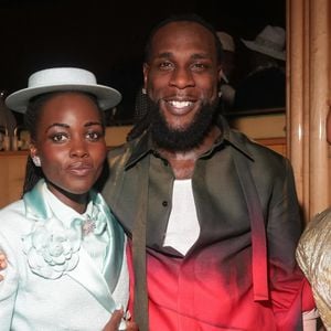 Manhattan - Des célébrités assistent à l'after-party du Boom Met Gala, organisée par Burna Boy à Manhattan. Sur la photo : Lupita Nyong'o, Burna Boy et Chimamanda Ngozi Adichie.