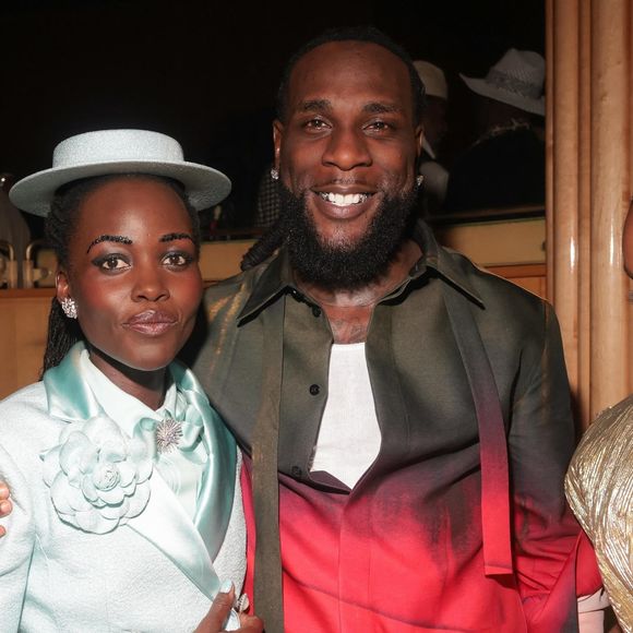Manhattan - Des célébrités assistent à l'after-party du Boom Met Gala, organisée par Burna Boy à Manhattan. Sur la photo : Lupita Nyong'o, Burna Boy et Chimamanda Ngozi Adichie.