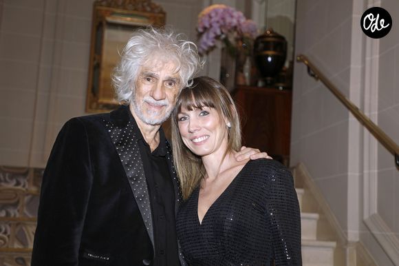 Au milieu des paysages époustouflants de la Corse, le couple a pu admirer l'éclipse comme des millions de Français. 

Louis Bertignac et sa femme Laetitia Brichet lors de la soirée des "Stéthos d'or 2023" à l'hôtel Four Seasons George V à Paris le 27 mars 2023.

© Cédric Perrin / Bestimage