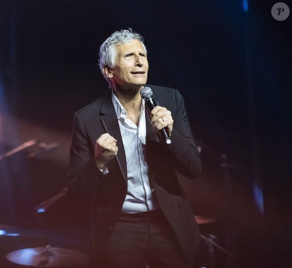 "Même si c'était enthousiasmant, on a demandé au public de calmer un peu le jeu en matière de vuvuzelas, cornes de brume et d'autres fanfares afin de s'entendre davantage en plateau", a révélé Nagui. 

Nagui - Scène du Gala de la Fondation Recherche Alzheimer placée sous le signe de l’émotion et du partage avec un concert unique sur le thème "2 générations chantent pour la 3ème" à l’Olympia à Paris le 17 mars 2025. © Olivier Borde - Bertrand Rindoff/Bestimage