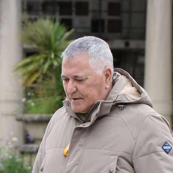 Jean-Marie Bigard - Obsèques de P.Laffont dans la salle de la Coupole du cimetière du Père-Lachaise à Paris, le 23 août 2024.  © Dominique Jacovides / Bestimage