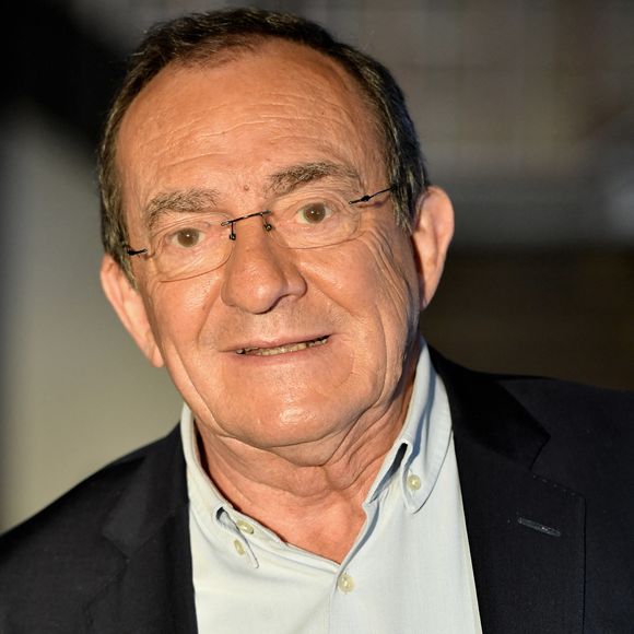 Jean-Pierre Pernaut - Jean-Pierre Pernaut et sa femme Nathalie Marquay lors de l'enregistrement de l'émission "Animaux Stars" le 23 novembre 2021, qui sera diffusée le 5 février 2022 sur la chaine Animaux. L'ancien présentateur du journal de 13h vient de révéler d'être atteint d'un cancer du poumon © Veeren/Bestimage