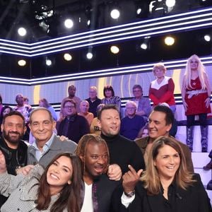 Exclusif - Cyril Hanouna, Bahia Carla, Laurent Fontaine, Rost, Raymond Aabou, Valérie Benaim, Dany Brillant, Gauthier Le Bret,  sur le plateau de l’enregistrement de l’émission « Face à Hanouna » (dernière) présentée par C.Hanouna et diffusée sur C8 le 1er décembre 2024, à Paris, France, le 28 novembre 2024. © Jack Tribeca / Bestimage