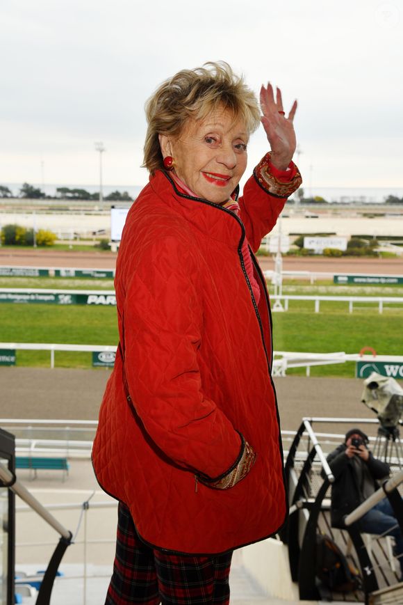 Exclusif - Annie Cordy qui découvrait pour la première fois l'ambiance des courses - Journée caritative au profit de la Fondation Claude Pompidou à l'Hippodrome de la Côte d'Azur à Cagnes-sur-Mer, le 10 février 2019. © Bruno Bebert/LMS/Bestimage