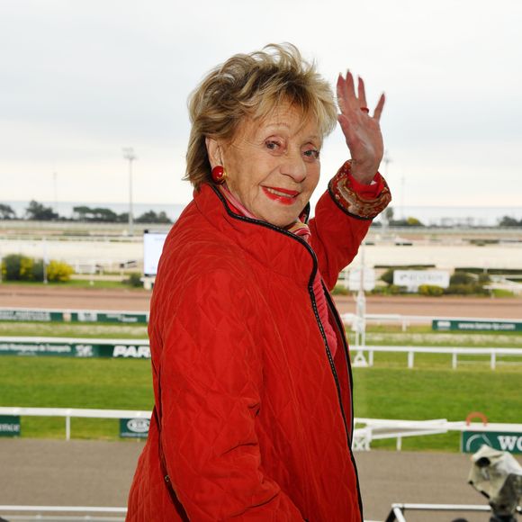Exclusif - Annie Cordy qui découvrait pour la première fois l'ambiance des courses - Journée caritative au profit de la Fondation Claude Pompidou à l'Hippodrome de la Côte d'Azur à Cagnes-sur-Mer, le 10 février 2019. © Bruno Bebert/LMS/Bestimage