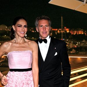 Ces retrouvailles relancent désormais les rumeurs d’un retour de couple.
Le prince Emmanuel-Philibert de Savoie (grand maître de l'Ordre des Saints-Maurice-et-Lazare) et sa compagne Adriana Abascal lors du dîner de gala de l'association de l'Ordre des Saints-Maurice-et-Lazare au Yacht Club de Monaco le 26 novembre 2025.
© Bruno Bebert / Bestimage
