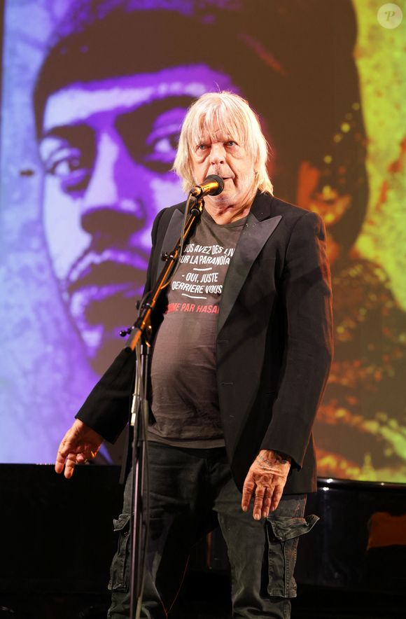 Le chanteur Renaud (Renaud Séchan) - Les amis musiciens de Renaud ont donné un concert à la Mairie du 13ème à Paris le 5 septembre 2024, en hommage au chanteur et à l'occasion de l'exposition "Renaud, Des mots et des images" et de la sortie d'un recueil regroupant des œuvres d'artistes contemporains. © Coadic Guirec/Bestimage