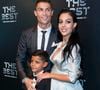 L’acte de mariage, consulté par le Jornal de Notícias, permet désormais d’en savoir davantage sur cette cérémonie civile organisée le mardi 11 août à Cascais, au Portugal. 

Cristiano Ronaldo (meilleur joueur), son fils Cristiano Jr et sa compagne Georgina Rodriguez enceinte - The Best FIFA Football Awards 2017 au London Palladium à Londres, le 23 octobre 2017. © Pierre Perusseau/Bestimage