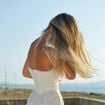 Soleil, sel et chlore ne font pas bon ménage : Les réflexes à adopter pour sauver vos cheveux des pièges des vacances estivales