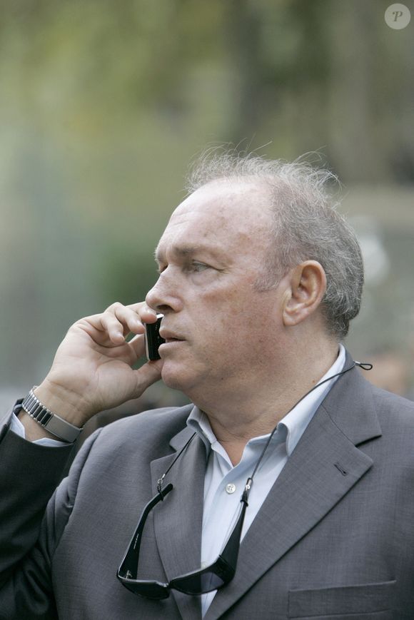 Le journaliste Jean-René Godard assiste aux funérailles de l'ancien président du Paris-Saint-Germain, Francis Borelli, à Neuilly, près de Paris, France, le 5 octobre 2007. Photo Bernard Bisson/ABACAPRESS.COM