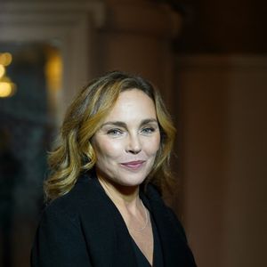 En légende de sa publication, Hélène de Fougerolles a adressé un tendre message à son amie. "Mais cette merveille de femme magnifique ! @claire_keim on se connaît depuis… toujours mais quelle joie de te rencontrer vraiment !".
Claire Keim - 31ème Prix du Producteur Français de Télévision au Trianon à Paris le 15 décembre 2025. © Anne-Sophie Guebey / Bestimage