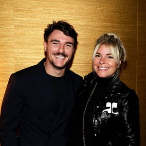 Formé à Bordeaux avant de confirmer son talent au Stade Toulousain, puis de briller sous les couleurs du Biarritz Olympique et de l'Aviron Bayonnais, le demi de mêlée de 25 ans est aujourd'hui transféré à l'ASM Clermont Auvergne, et ce jusqu'au moins en 2028. 

Exclusif - Sophie Tapie (enceinte) et son mari Baptiste Germain lors du cocktail après-spectacle lors de la soirée Ciné-concert symphonique "Alain Delon, le dernier Samouraï" au Palais des congrès à Paris le jour de son anniversaire le 8 novembre 2024.

© Jacovides / Moreau / Bestimage