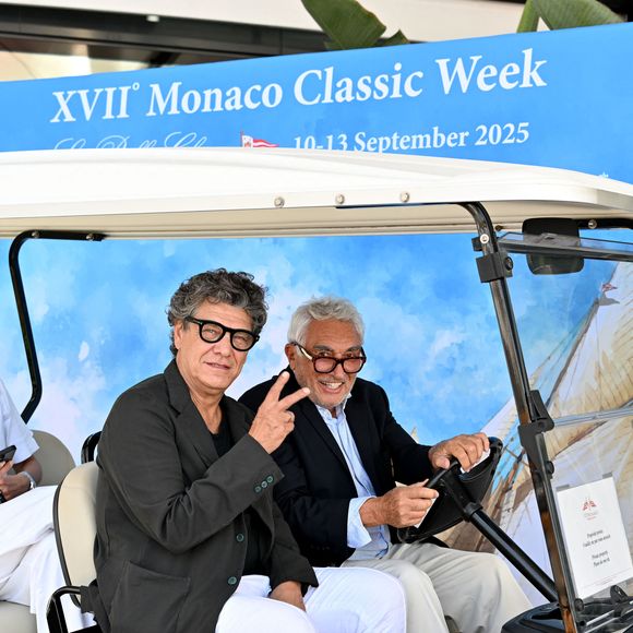 Marc Lavoine et Bernard d’Alessandri - Adriana Karembeu, le mannequin, actrice et animatrice de télévision slovaque, accompagnée par Marc Lavoine, est l'invité du Yacht Club de Monaco pour la Monaco Classic Week à Monaco, le 11 septembre 2025.  © Bruno Bebert / Bestimage