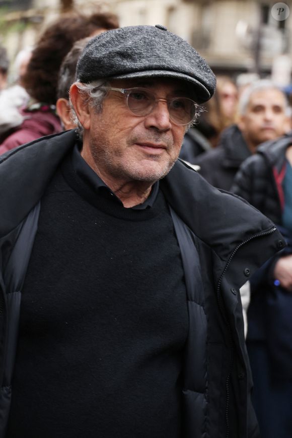 Michel Boujenah - Marche pour la République et contre l'antisémitisme à Paris le 12 novembre 2023. © Denis Guignebourg / Bestimage