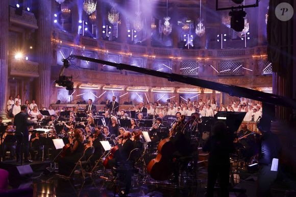 Exclusif - Enregistrement de l'émission Le Grand Echiquier - Spécial Claude François présentée par C.Chazal et A.Manoukian et diffusée le 13 janvier sur France, à l'Opéra royal du château de Versailles, accompagné par l'Orchestre de l'Opéra Royal à Versailles, France, le 16 septembre 2025. Jack Tribeca/Bestimage