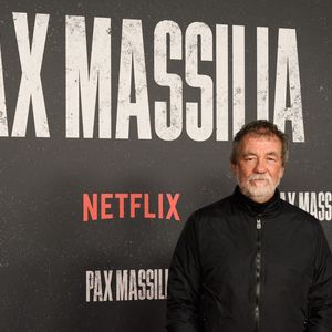 Olivier Marchal est vu lors de la première de la série Netflix Pax Massilia à Marseille, en France, le 29 novembre 2023. Photo par Laurent Coust/ABACAPRESS.COM