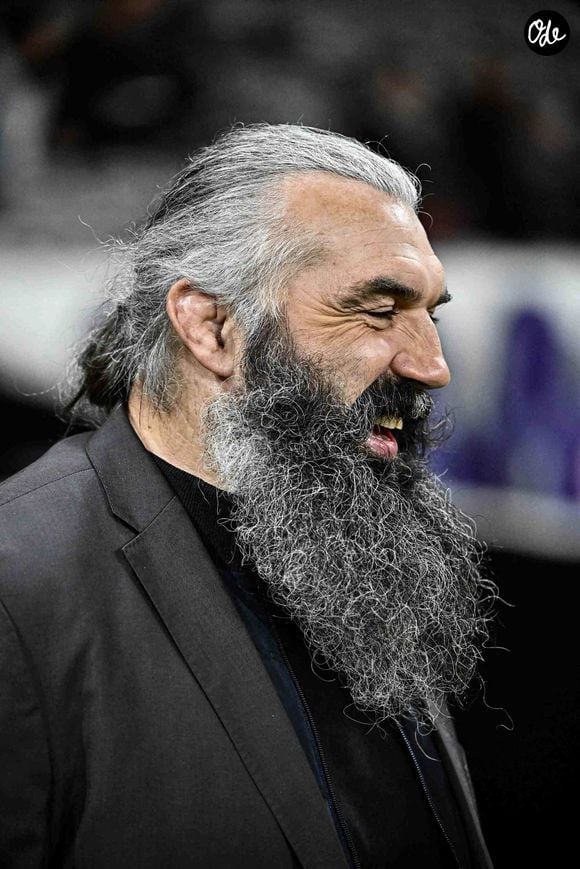 Ce n’est pas son coup d’essai : en janvier, l’ex-rugbyman avait ouvert Jo’s Burger à Marseille avec le champion du monde de burgers Joannes Richard.

Sebastien Chabal Canal+ - Célébrités lors du Championnat du Top14 entre Toulouse et Toulon (57-5) à Toulouse le 27 octobre 2024. 

Photo : Thierry Breton / Panoramic / Bestimage