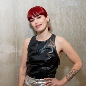Exclusif - Jennifer Ayache en backstage de l'enregistrement de l'émission "Nos voix pour toutes" au profit de la Fondation des femmes à l’Adidas Arena diffusée sur TMC le 25 novembre 2025, à Paris, France, le 19 novembre 2025. © Guirec-Moreau/Bestimage