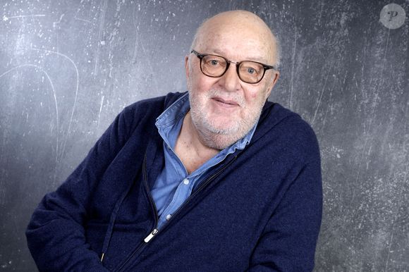 "Je n’ai pas voulu en faire un argument de vente pour le spectacle parce que ça me foutrait le moral à zéro. Mais il faut être raisonnable quand même, j’ai 78 ans", a-t-il confié à Nice-Matin. 
Exclusif - Portrait de Bernard Mabille à Paris, le 13 janvier 2025.
© Cédric Perrin/Bestimage