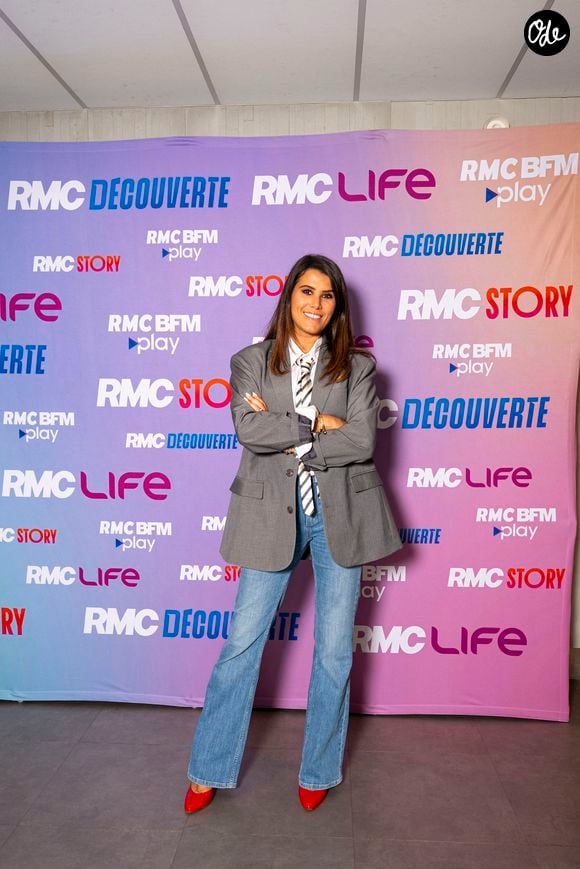Karine Ferri lors de la conférence de presse de rentrée des chaînes du groupe RMC-BFM à Paris, le 17 septembre 2025. 
© Pierre Perusseau / Bestimage