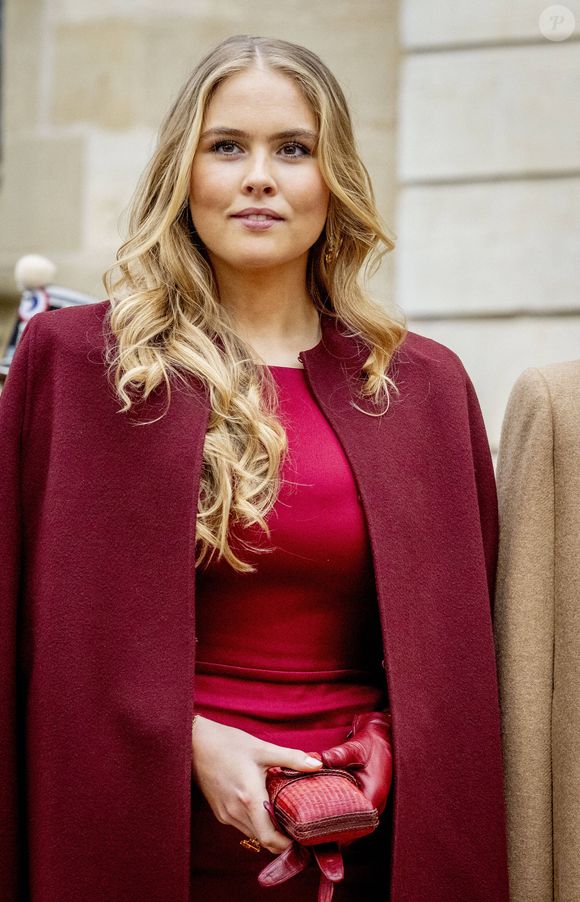 La reine Maxima des Pays-Bas, la princesse héritière Amalia (de Luxembourg) (Catharina-Amalia des Pays-Bas), à leur arrivée à la Chambre des députés pour la cérémonie de prestation de serment du grand-duc Guillaume, dans le cadre des célébrations de la succession au trône du Luxembourg. Première journée à Luxembourg, le 3 octobre 2025. Photo : Dana Press / Bestimage