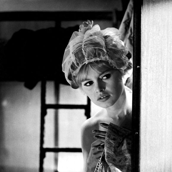 Brigitte Bardot - star du cinéma français photographiée dans "On a les coudées franches", 1961