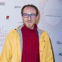Marius Colucci : Le fils de Coluche vit dans une petite commune rurale en Occitanie, sa femme Sarah est bien connue des habitants