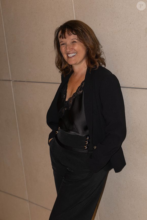 Anne Roumanoff au Front Row du défilé Vaillant  Collection Femme Prêt-à-Porter Printemps/Eté 2026 lors de la Fashion Week de Paris (PFW), à l'Opera Bastille de Paris, France, le 3 octobre 2025. © Julien Sarkissian/Bestimage