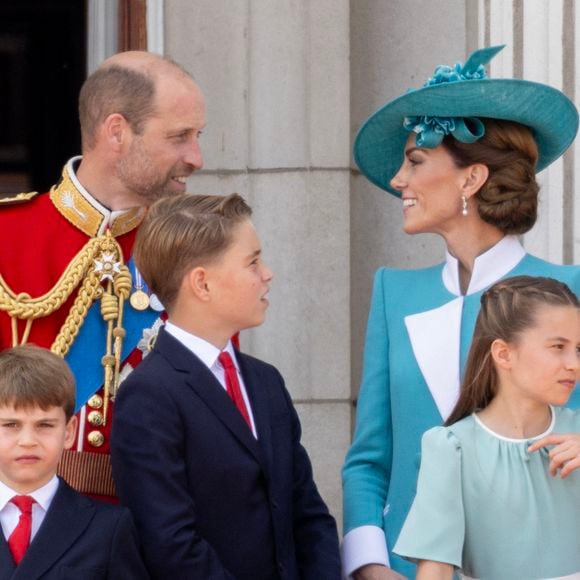Les membres de la famille royale britannique au balcon de Buckingham Palace lors de la cérémonie Trooping the Colour à Londres, le 14 juin 2025.
© Goff Inf / Bestimage