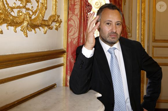 Exclusif - Claude Askolovitch, journaliste français pose à Paris, le 8 février 2014.  © CEDRIC PERRIN / BESTIMAGE