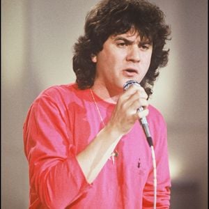 Daniel Balavoine sur le plateau d'une émission de télévision. Photo par DANIEL ANGELI / BESTIMAGE