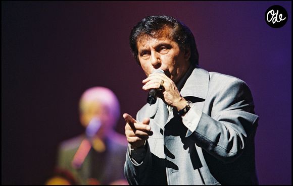 Il vivait près de ses proches, dont sa mère et sa fille, restées essentielles dans sa vie.

Archives - Frank Michael à l’Olympia en 2001. 
COADIC GUIREC / BESTIMAGE