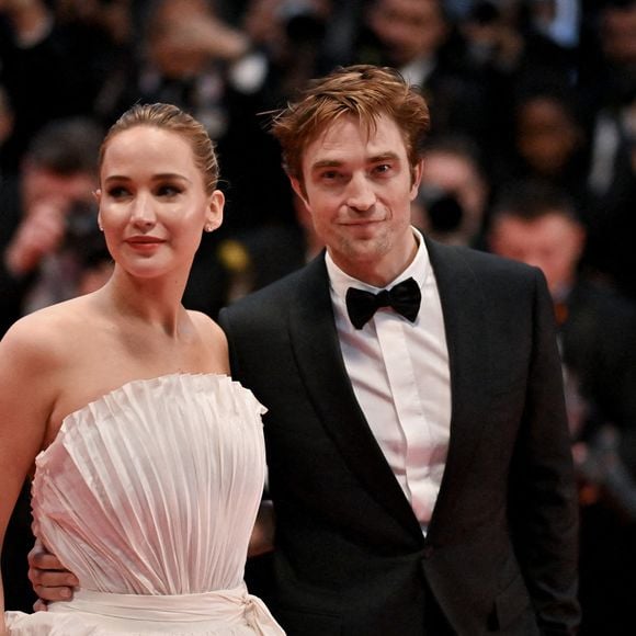 Robert Pattinson, Jennifer Lawrence assistant à la projection de Die My Love au 78ème Festival de Cannes à Cannes, France le 17 mai 2025. Photo par Julien Reynaud/APS-Medias/ABACAPRESS.COM